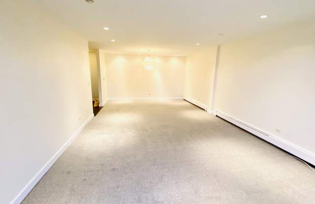 1301 South Finley Road Gallery 2