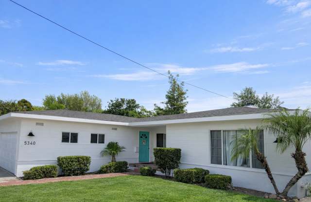 Great Views! Large 5 Bed 2 Bath House with a Quick Walk to Campus!! photos photos