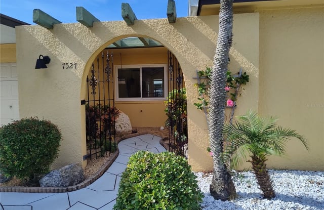 7527 Hatteras Dr Gallery 2