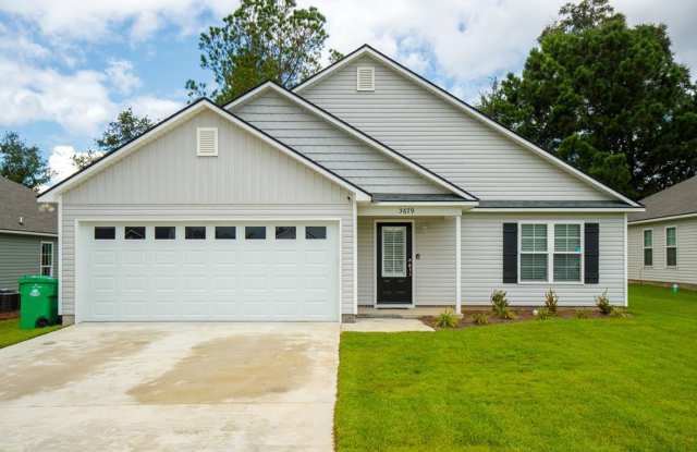 Contemporary 4BR/2BA Home with 2-Car Garage, Spacious Yard, and Close Proximity to Moody Air Force Base! photos photos