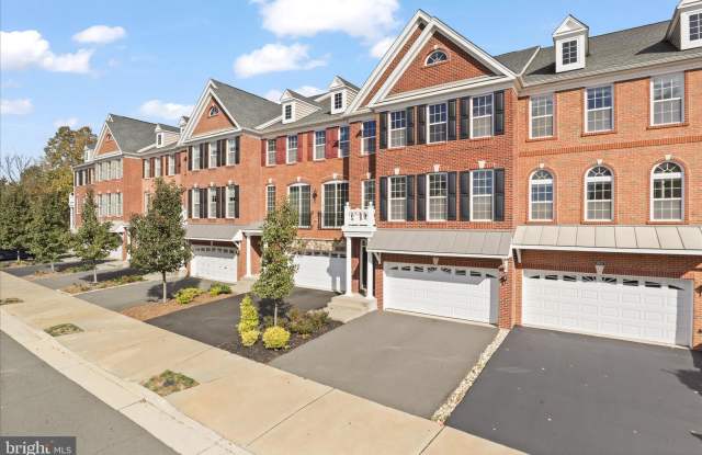 42824 EDGEGROVE HEIGHTS Terrace - 42824 Edgegrove Heights Terrace, Loudoun Valley Estates, VA 20148