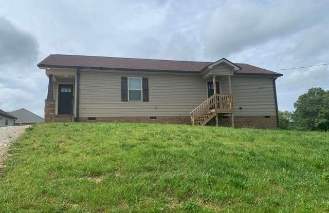 3 Bedroom, 2 Bath Home Located in Manchester ($50 per month discount if 18 month lease is signed!) - 118 Parks Street, Manchester, TN 37355