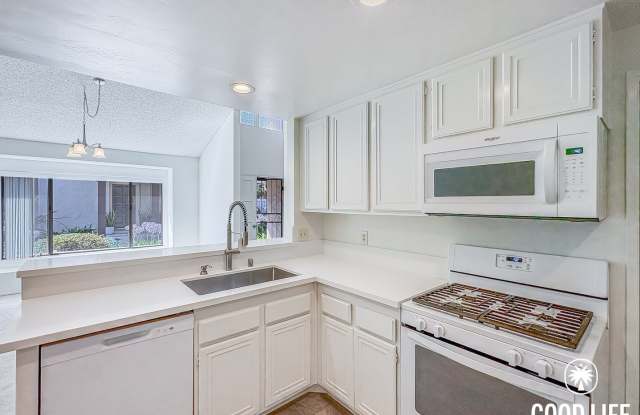 Spacious 3BD/2BA Home in Carlsbad with Community Pool, 2-Car Garage & In-Unit Laundry photos photos