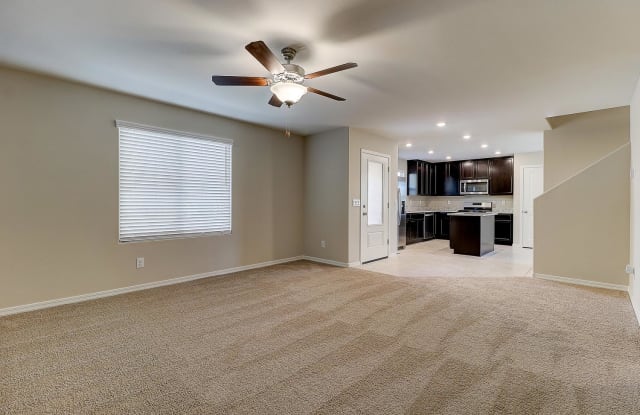 8226 W Albeniz Pl - 8226 W Albeniz Pl, Phoenix, AZ 85043