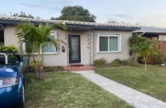 2239 Johnson St photos photos