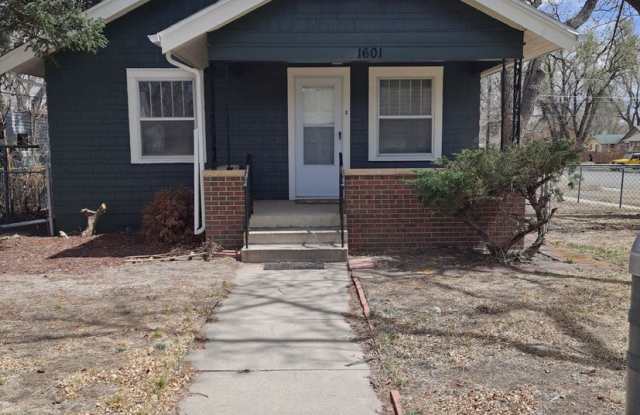 Cute 2 bedroom home in Patty Jewett Golf course area photos photos