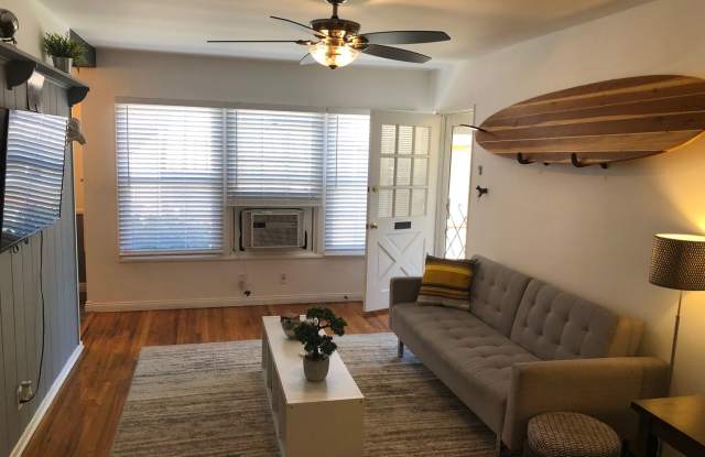 12427 Chandler Blvd photos photos