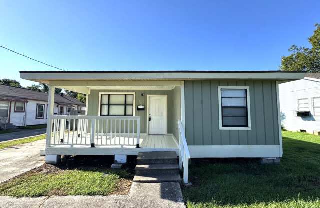 Spacious 3-bedroom, 2-full-bath photos photos Spacious 3-bedroom, 2-full-bath photos photos