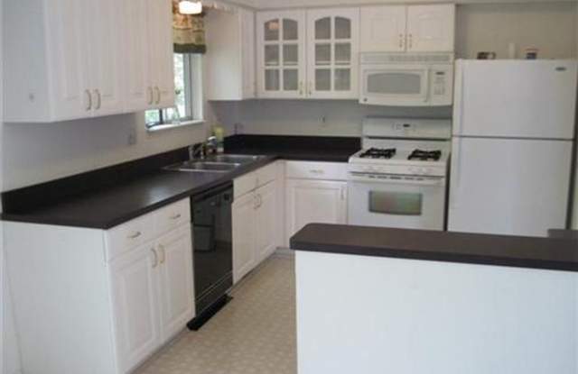 1795 S Franklin Court Gallery 3