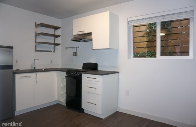 8801 Aurora Ave N 9 - 8801 Aurora Ave N, Seattle, WA 98103