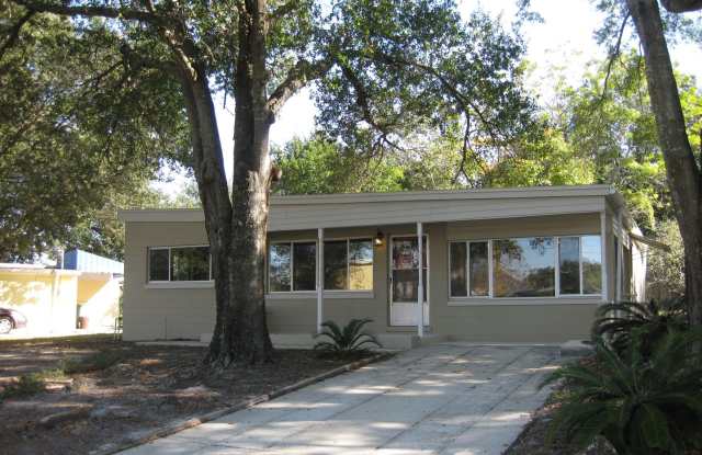 Quaint 2/2 Bungalow in Winter Park! - 2624 Lafayette Avenue, Winter Park, FL 32789