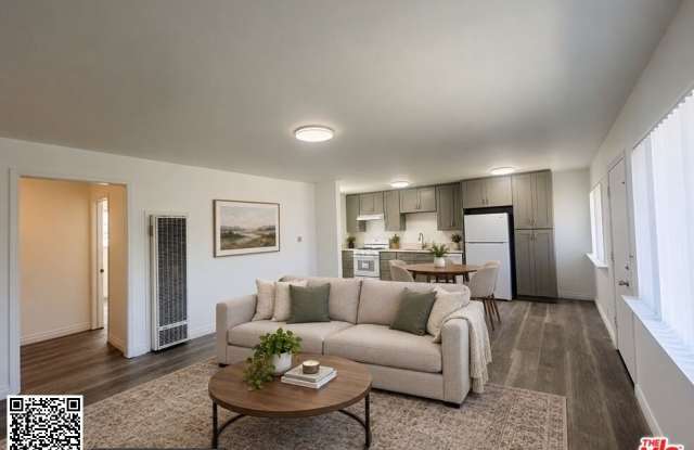 740 N Hill Pl Gallery 1