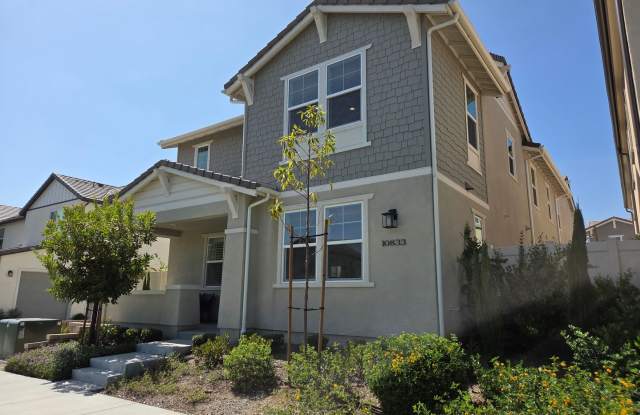 Beautiful 4 Bedroom 4 Bath Home Located in East Ventura Gallery 4