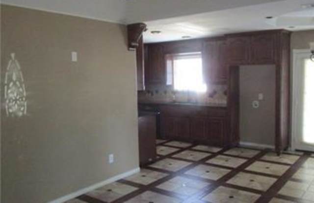 4741 Forest Wood Drive Gallery 3