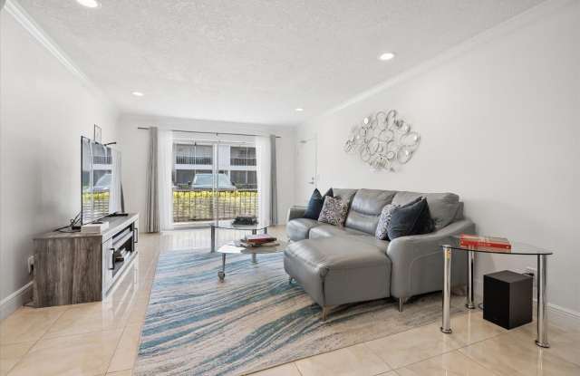 6287 BAY CLUB Drive Gallery 3