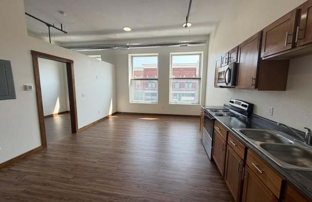 815 4Th Avenue Gallery 1