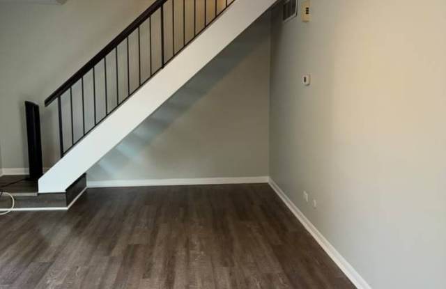 302 Creekside Drive Gallery 3