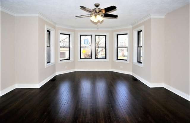 4447 North Rockwell Street photos photos
