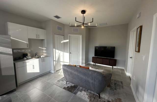 2288 SE 30th St photos photos