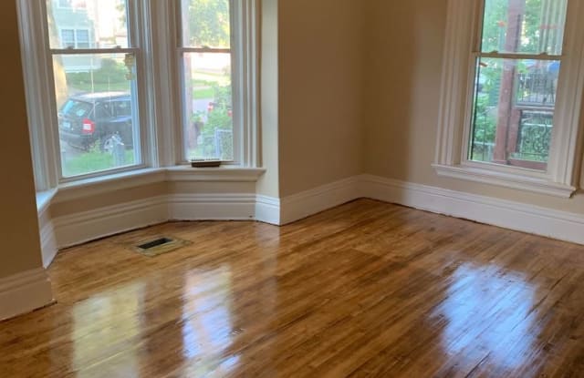 2110 Elliot Ave S - 2110 Elliot Ave, Minneapolis, MN 55404