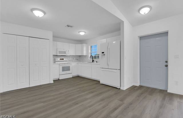 128 Harold Avenue S Gallery 2
