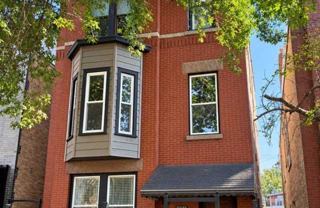 2631 W Superior Street photos photos