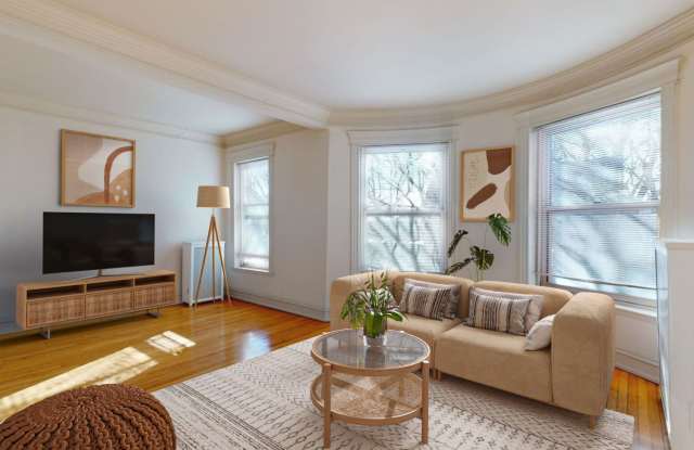 5623 S. Dorchester Gallery 2