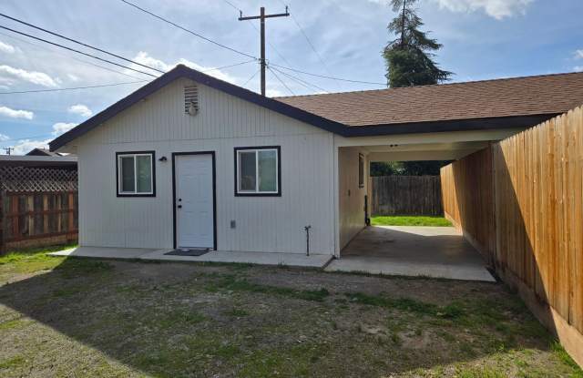 Studio For Rent Gallery 1