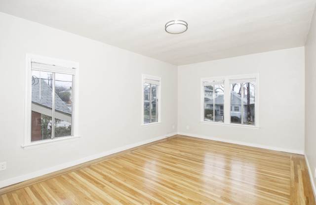 4231 Montgomery St photos photos