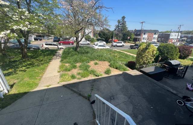 Charming Modern 3 Bedroom w/ Washer  Dryer  Optional 4th Bedroom in Basement | Overbrook photos photos