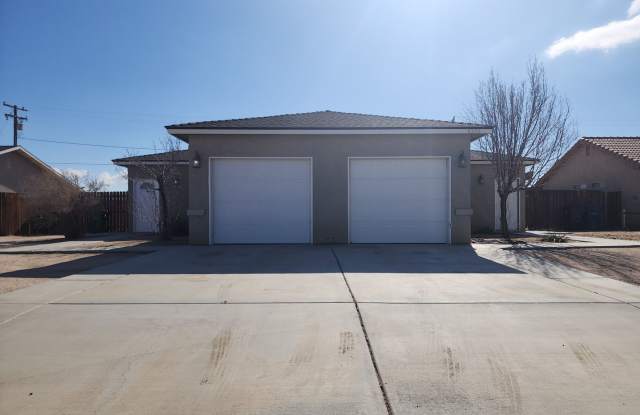 Beautiful 2 bedroom / 1 bathroom unit with all APPLIANCES included photos photos