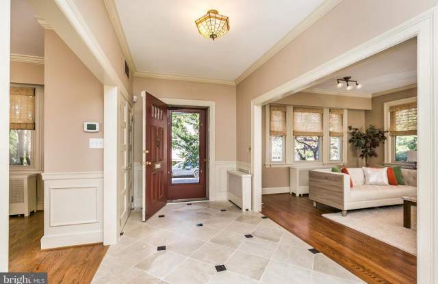 3943 CANTERBURY RD Gallery 2