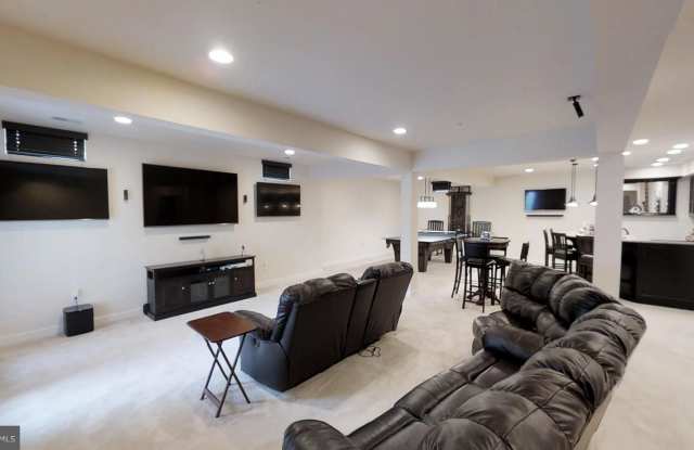 2204 NOBLE WAY Gallery 3