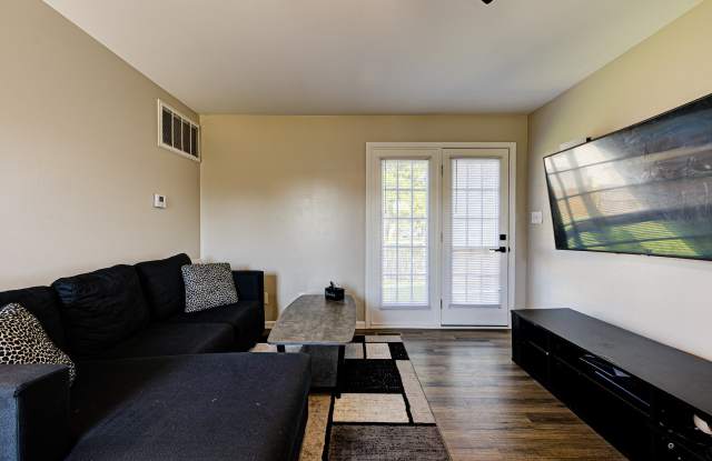 126 Deerfield Court Gallery 3