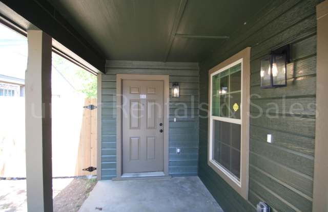 Newly Renovated 2-Bedroom Duplex Gallery 3