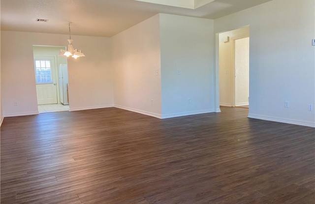 903 Southwest Krug Road Gallery 3
