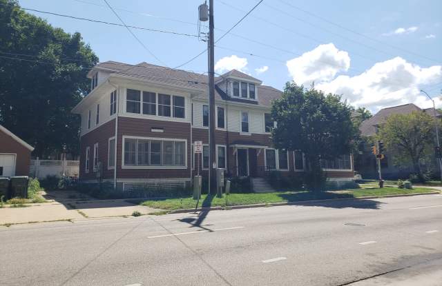 1105 E Gorham St photos photos