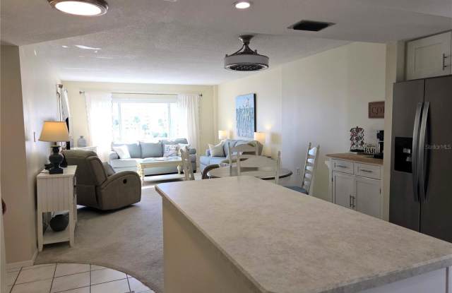 4650 COVE Circle Gallery 3