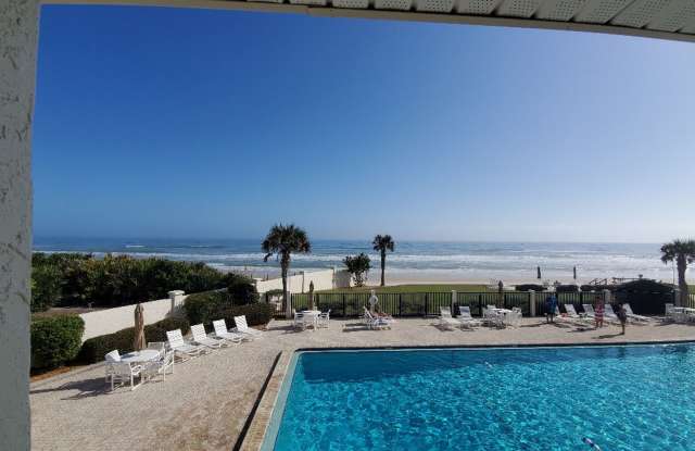 Oceanfront Poolside 2/2 Condo photos photos
