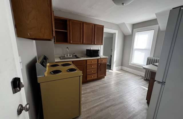 848 East Grand Avenue - 4 Gallery 3