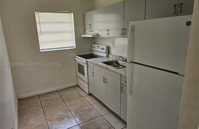 2451 NW 8th Pl photos photos