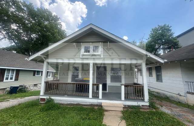 West Port/Plaza area Home! 4621 Terrace St KCMO 64112 2 bedroom/ 1 bath Rent $1575 4621 Terrace St, Kansas City, MO 64112 photos photos