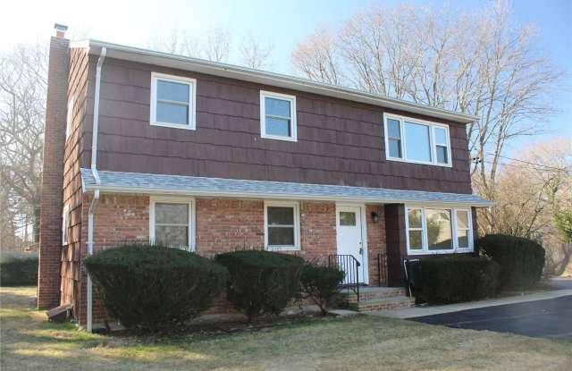 22 Amityville Road - 22 Amityville Road, Melville, NY 11747