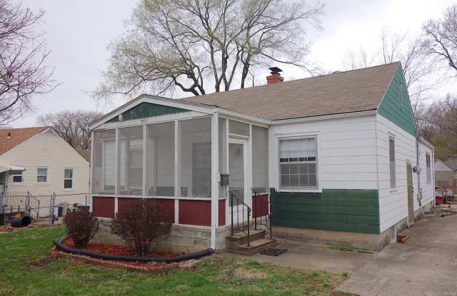 Adorable Waldo Location on Quiet Street - 8602 Summit Street, Kansas City, MO 64114