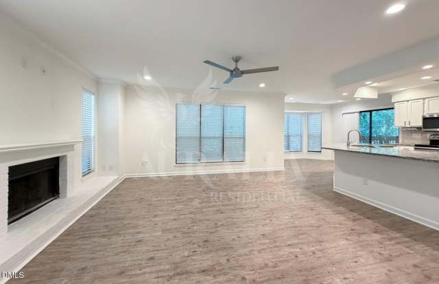 413 New Kent Place Gallery 4