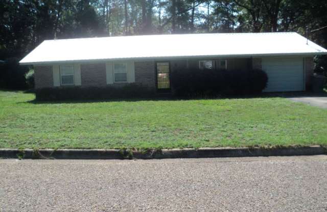 343 Bonnie Drive - 343 Bonnie Drive, Ozark, AL 36360