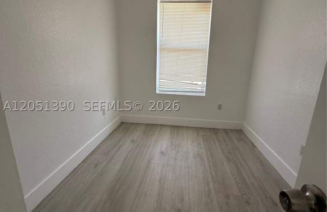 1306 NW 61st St photos photos
