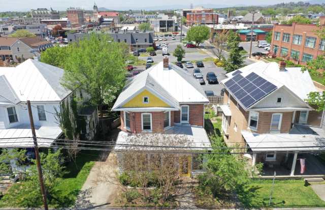 Home for rent in downtown Harrisonburg! - 81 Broad St photos photos
