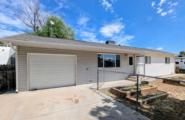 1015 East Grand Avenue photos photos