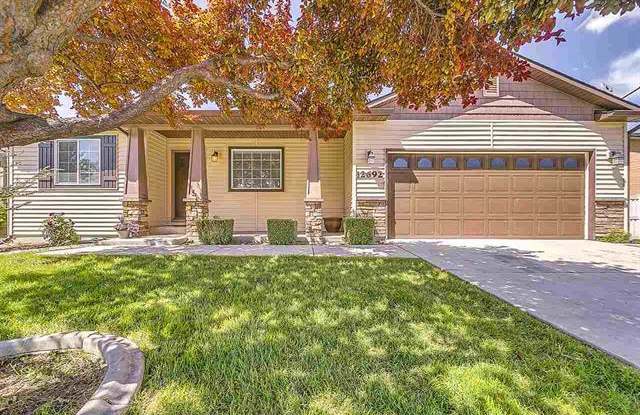 Beautiful Home In Canyon View Estates Gallery 1